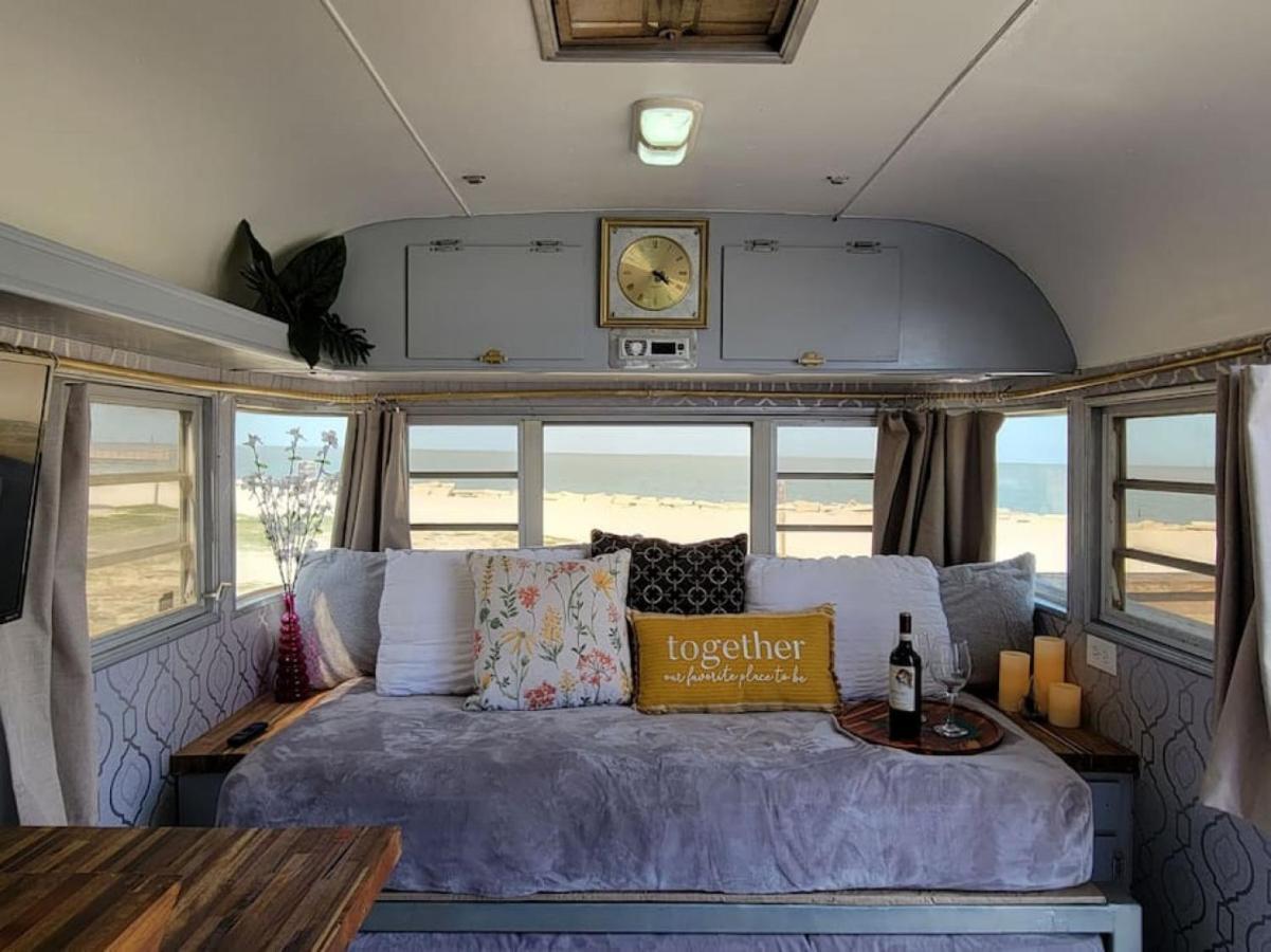 Maggie At The Beach - 1973 Vintage Rv Port Lavaca Exterior foto