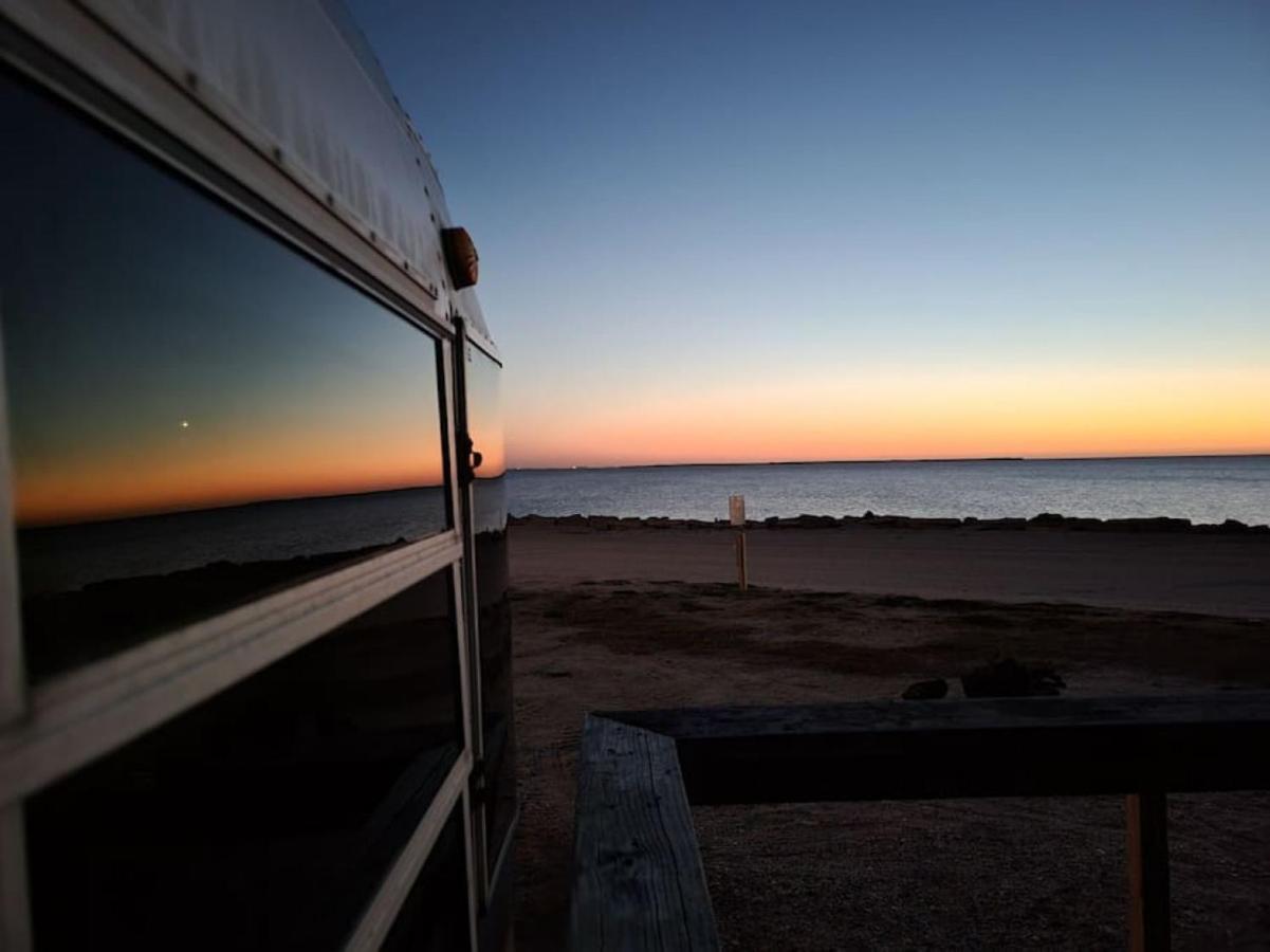Maggie At The Beach - 1973 Vintage Rv Port Lavaca Exterior foto