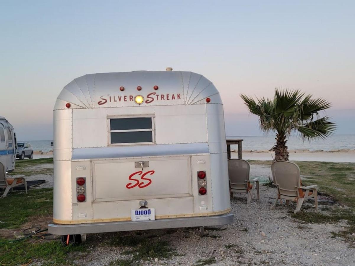 Maggie At The Beach - 1973 Vintage Rv Port Lavaca Exterior foto