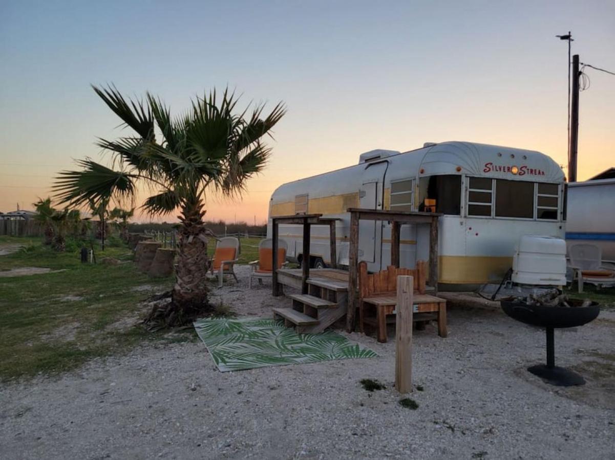 Maggie At The Beach - 1973 Vintage Rv Port Lavaca Exterior foto